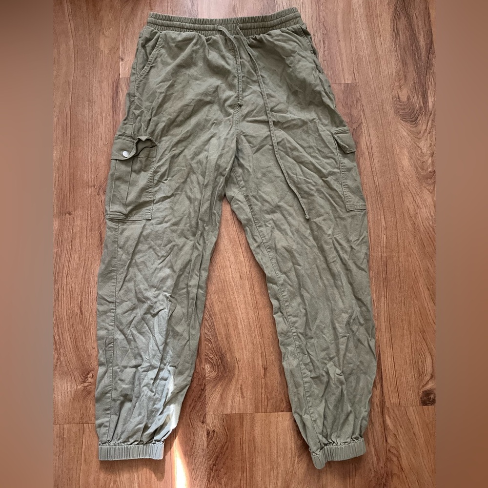 Forever 21 Green Joggers Size Large